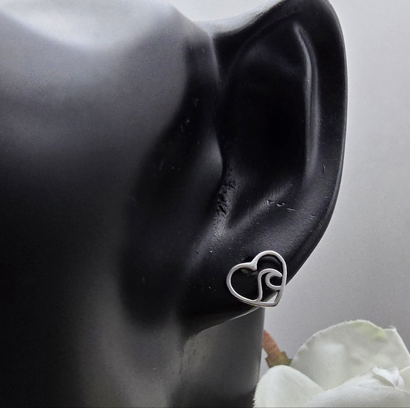 ❤️ SURFERS LOVE STERLING SILVER STUD EARRINGS - Picture 8 of 10